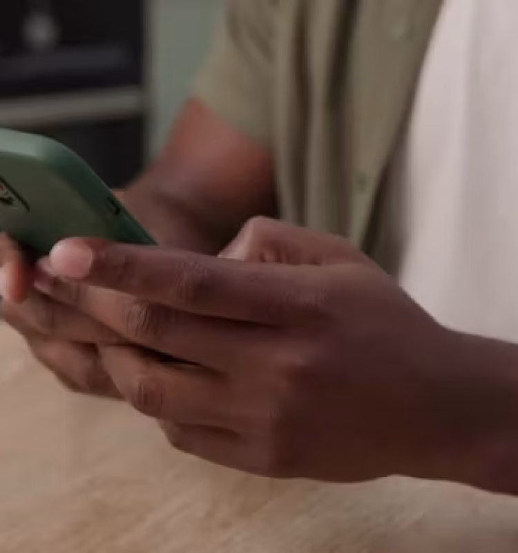 black-hands-typing-using-cell-phone-1931610-high_0013